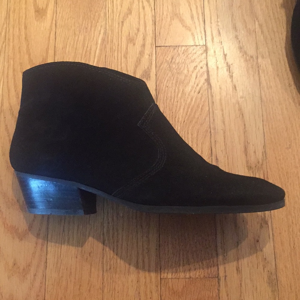 Darling Vince Camuto Western Booties